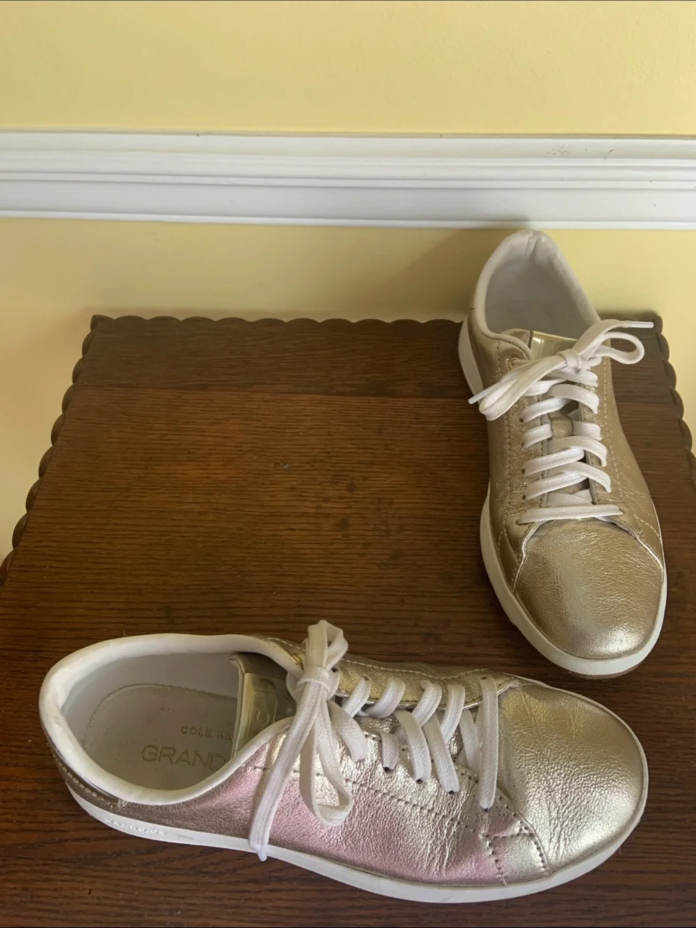 Cole Haan Size 8B Metallic Gold Metallic Women's Lace-Up Sneakers